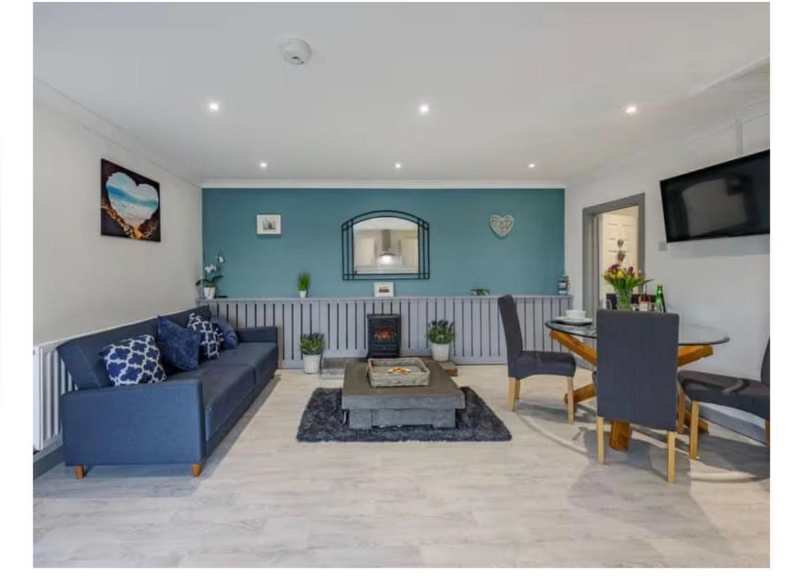 קארמרת'ן 1 Bedroom Holiday Let In The Heart Of West Wales מראה חיצוני תמונה