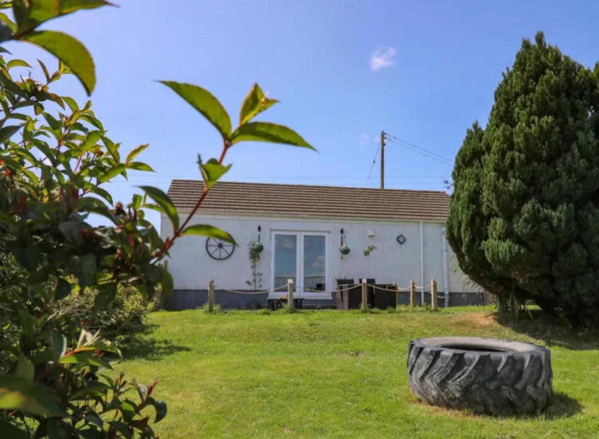 קארמרת'ן 1 Bedroom Holiday Let In The Heart Of West Wales מראה חיצוני תמונה